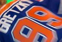 DraftKings Marketplace launches in Canada ahead of exclusive Wayne Gretzky NFT drops