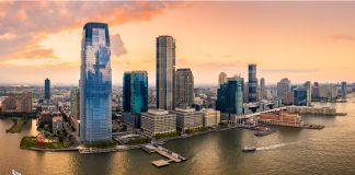 PlayUp launches in New Jersey PlayUp has been granted full operational licensure by the New Jersey Division of Gaming Enforcement, giving it entry into the US' largest sports betting market.