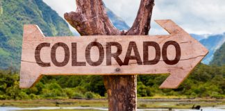 Colorado sportsbooks see nearly $4bn in 2021 wagers Colorado sportsbooks earned $250m in revenue on nearly $4bn in wagers in 2021, according to PlayColorado.