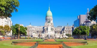 Betsson launches online gambling in Buenos Aires Betsson has been granted an online gambling license for both the Province and the City of Buenos Aires.