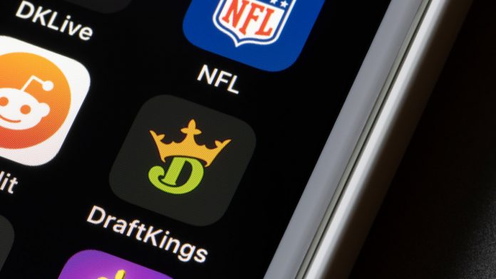 DraftKings has announced that it is premiering its original sports-focused podcast show ‘Golic and Smetty’ featuring Mike Golic Sr. and Jessica Smetana.