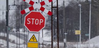 Lawsuit filed to stop KY gray machine ban from taking effect Railroad tracks stop sign