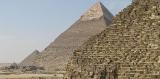 IGT creates new Cleopatra slot to feature on Caesars Palace Casino app Pyramids of Gyza