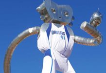 Dallas Mavericks robot
