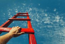 Hand climbing ladder