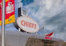 Kansas may use betting revenue to lure Chiefs, Royals over border