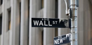 Caesars mulls public spinoff of online gambling business Caesars Entertainment Wall Street Public Listing Caesars Digital