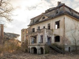 An abandoned house