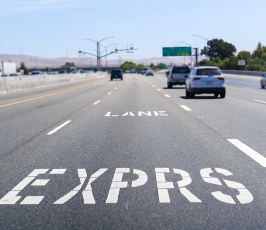 Express lane on highway