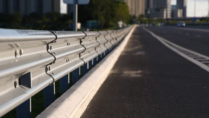 New-Jersey-to-establish-mandatory-RG-standards-for-operators A guardrail at the side of a highway