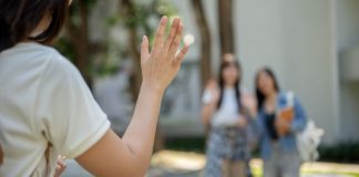 Person waves goodbye as Betly plans to leave Tennessee's gaming market.