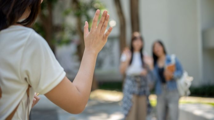 Person waves goodbye as Betly plans to leave Tennessee's gaming market.