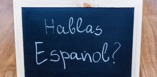 A spanish sign as DraftKings embraces the language in the U.S.