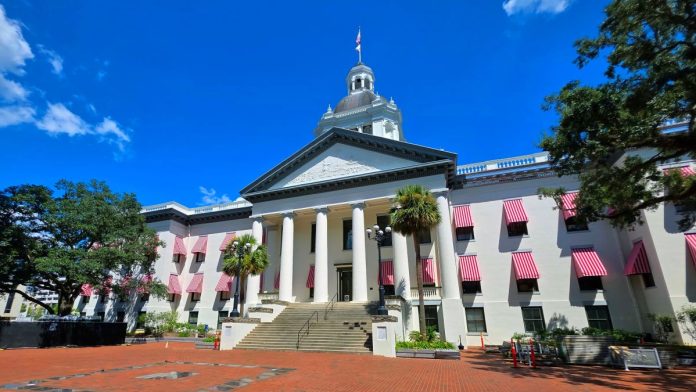 Florida-lawmakers-put-legalizing-DFS-back-on-agenda The Florida State Capitol building
