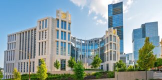 Kalshi sues Tennessee, alleging conflicting stance on sports contracts The Fred D. Thompson U.S. Courthouse and Federal Building in downtown Nashville, Tennessee