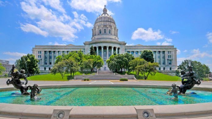 Missouri-bill-would-change-sports-betting-tax-after-3-months