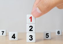 bet365 reveals states’ favorite online casino games A person ranking cubes as bet365 provides online casino game rankings.