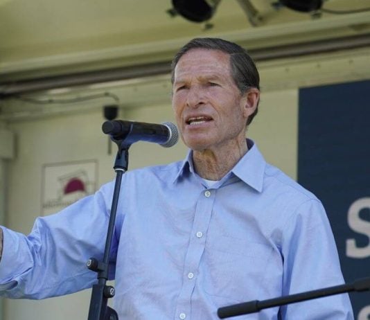 Blumenthal steps up VIP probe by quizzing leading sportsbooks, prediction markets Sen. Richard Blumenthal